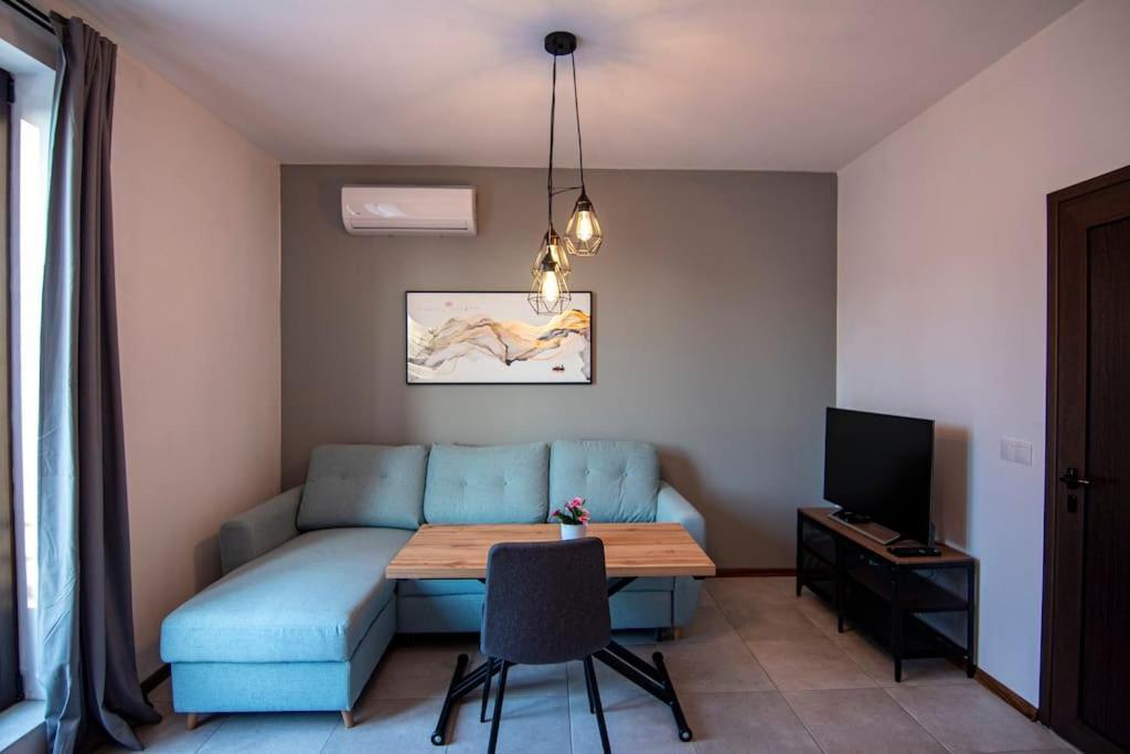 Appartamento Аpartment With Free Parking Sofia Esterno foto