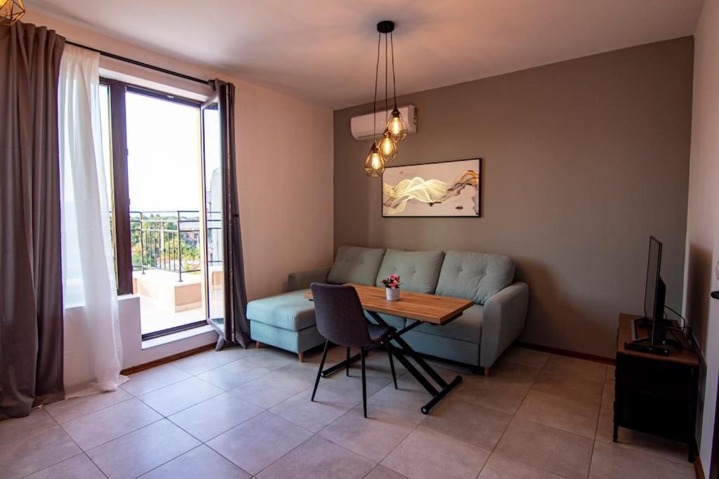 Appartamento Аpartment With Free Parking Sofia Esterno foto