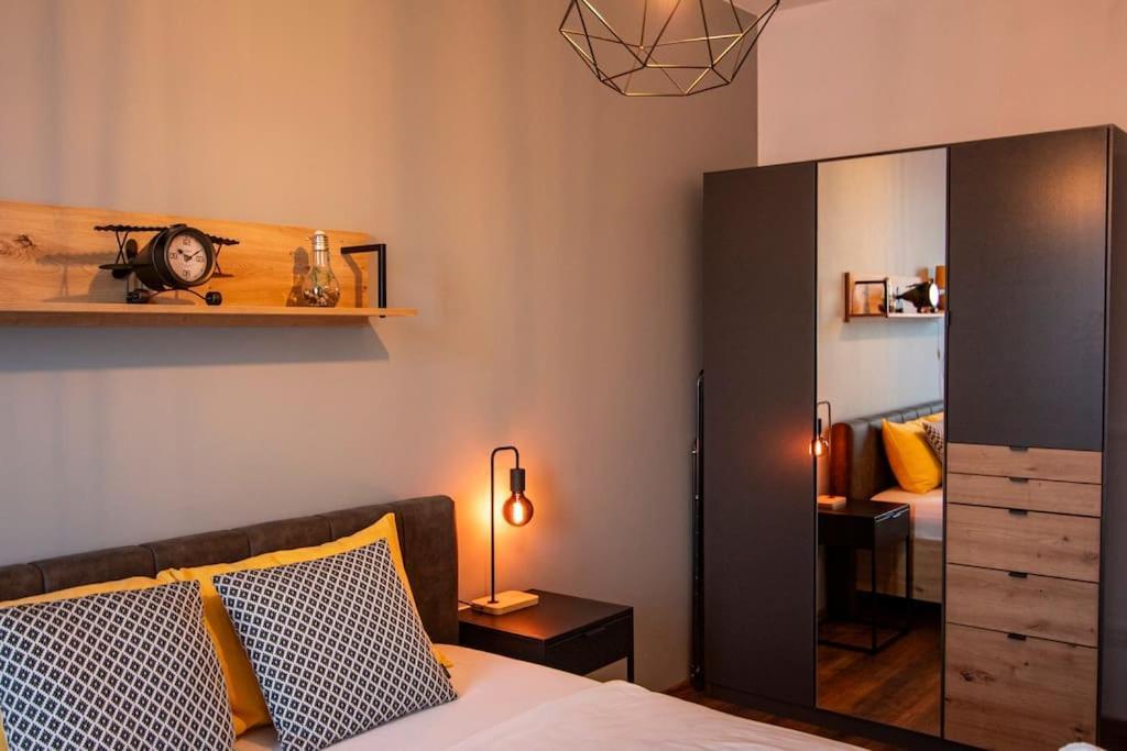 Appartamento Аpartment With Free Parking Sofia Esterno foto